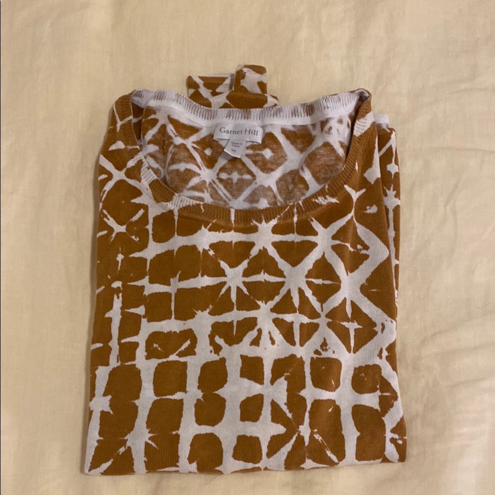 Garnet Hill Tan and White Geometric Top
